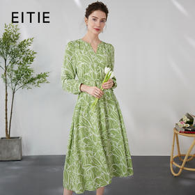 EITIE爱特爱优雅V领抽绳收腰通勤显瘦绿色过膝印花连衣裙24春新款A2407323