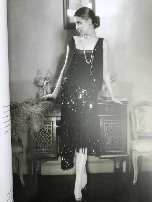 时装秀：巴黎风格 145幅插图 精装大16开 商品图8