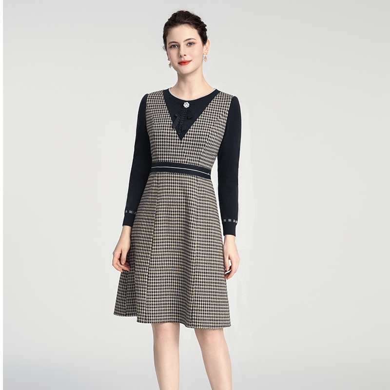 司歌假两件弹力格纹连衣裙长袖圆领冬女收腰显瘦A881172