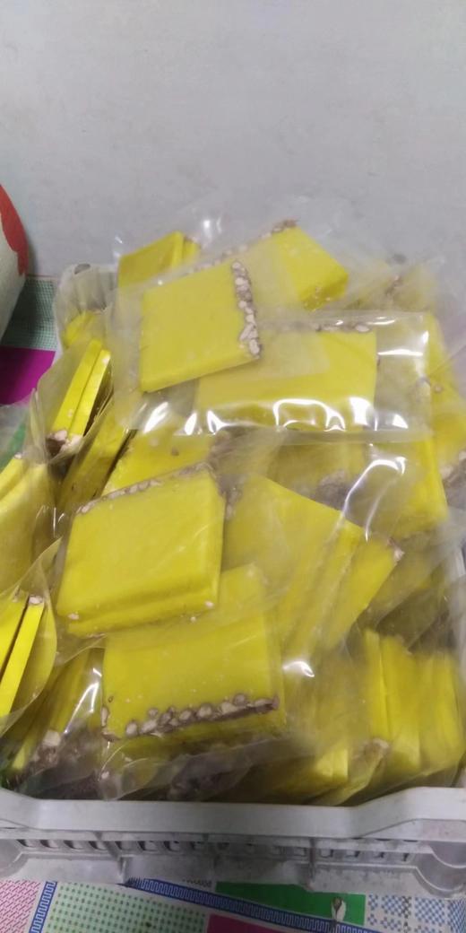 辽宁朝阳纯手工包制东北粘豆包 ，大黄米馅/白糯米馅480g*2袋 ，传统大锅蒸制，口感粘糯，味道纯美，皮儿薄馅儿大，吃上一口啊，小时候妈妈的味道，回味悠长~邮政快递辽宁省内包邮 商品图12