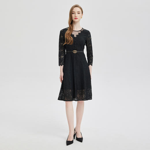 PE802斯尔丽2024新款法式浪漫蕾丝通透领口收腰连衣裙 商品图3