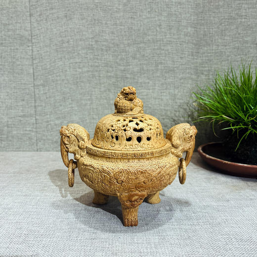 瑞兽貔貅°老竹雕三足熏香炉 商品图0
