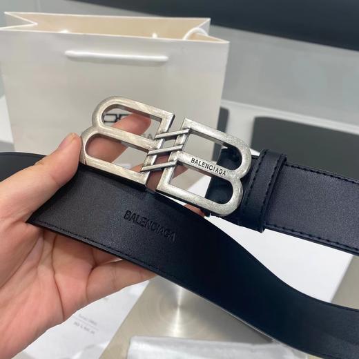 BALENCIAGA巴黎世家新款时尚腰带，原版光皮搭配原版底皮，配上复古经典扣，时尚百搭 商品图2