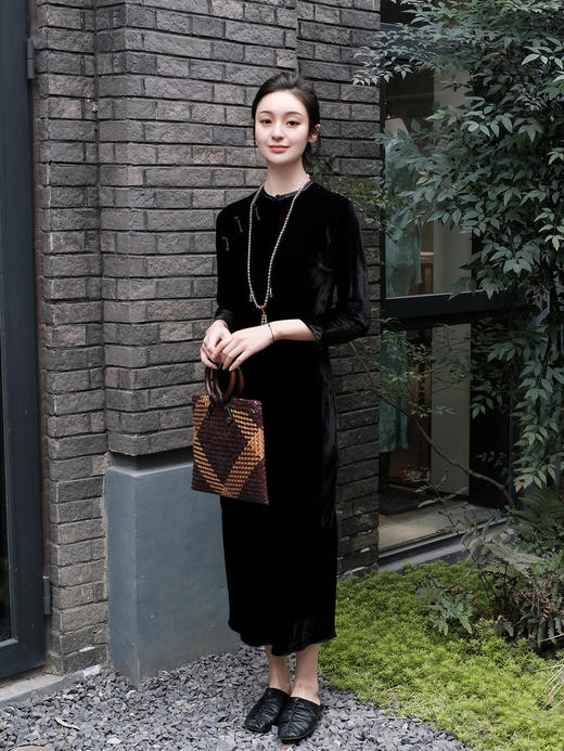 盛唐牡丹 |黑色丝绒斜襟长裙 商品图0