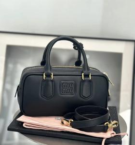  重磅推荐  M保龄球包  秀款小方包 手提/斜挎 知识分子复古又韩系