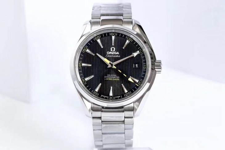 VS欧米茄海马150米大黄蜂8500机真假对比评测