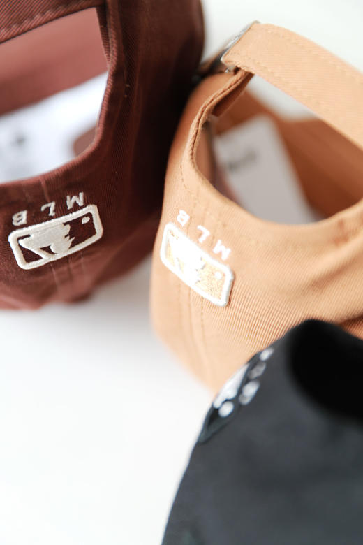 39000韩元一顶，出口首尔。基础字母刺绣软顶情侣款棒球帽A010722 商品图14