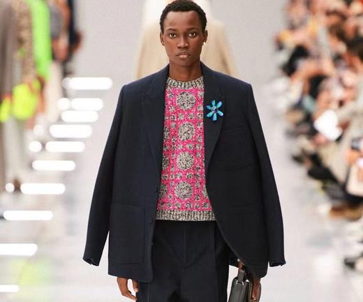 第一期：Dior2024春夏男装系列将时代经典与流行元素巧妙融合。 商品图0