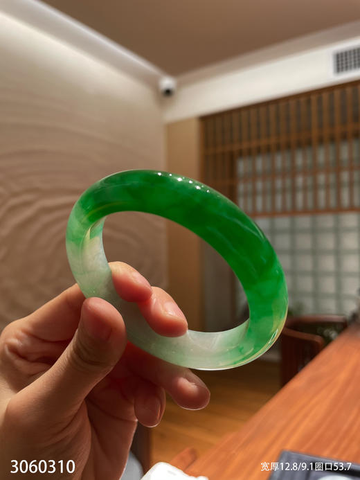 艳绿手镯 【3060310】圈口53.7～具体价格微信咨询 商品图2