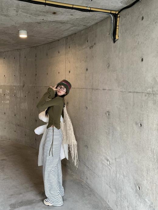 Read Nameless /原创橄榄绿单侧抽绳打底衫 商品图9