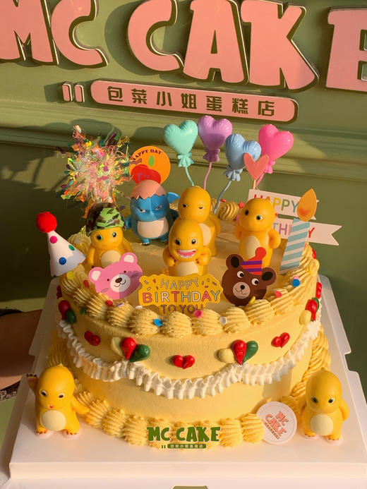 小奶龙玩具装饰蛋糕 商品图0