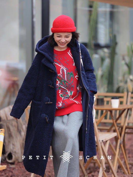 PETIT SCHAN小闪 CLO#386 nomadism 游牧 意大利进口羊羔毛经典牛角扣连帽大衣 商品图6