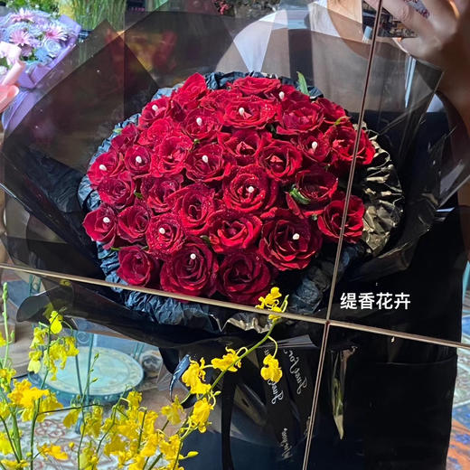 【深情挚爱】33朵红玫瑰，精品时尚花束 商品图0