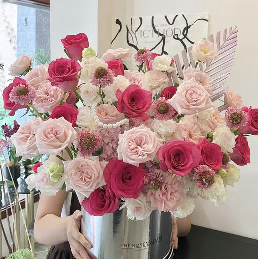 【一路生花】弗洛伊德玫瑰➕粉玫瑰➕粉绣球高端抱抱桶 商品图0