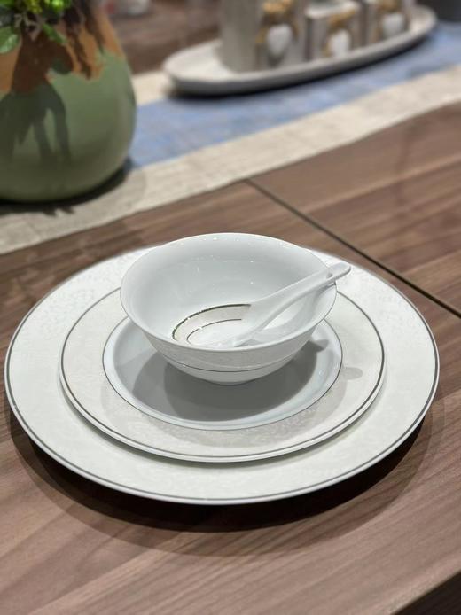 景德镇陶瓷 国瓷红叶 62头冰雪奇缘 商品图3