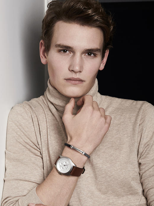 【驰骋自由手绳】Fanci范琦S925银 足迹系列 雅致皮绳男士情侣手链手镯 商品图2