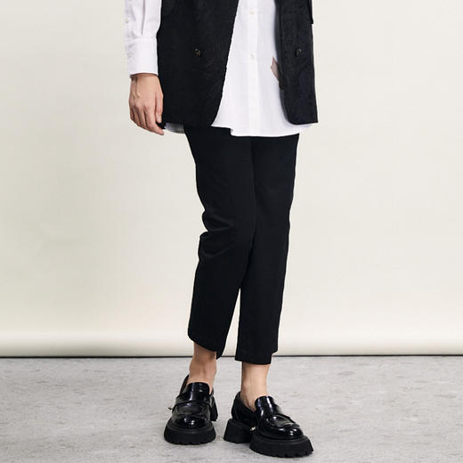 谜底黑色休闲裤女2024春季新款简约修身百搭九分烟管裤241MK0096 商品图1