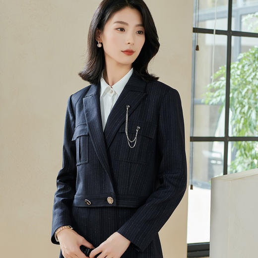 米思阳2026春季新款气质高级感竖条纹短外套职业修身直筒上衣0042 商品图3