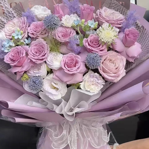 【紫气东来】21支紫玫瑰➕白桔梗精品时尚花束 商品图1