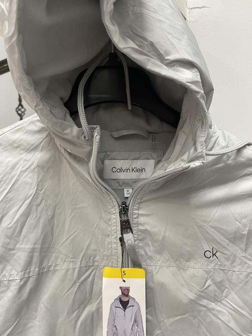 瑕疵Calvin Klein /CK 男士连帽抽绳纯色拉链加绒保暖长袖夹克外套 商品图3