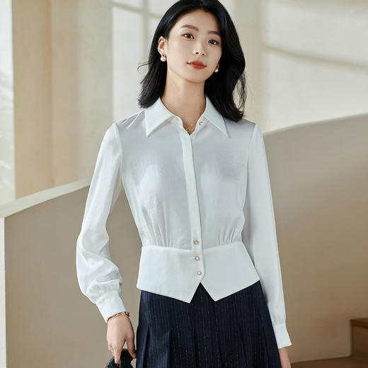 缎面垂坠质感 + 腰腹抽褶设计的「通勤显瘦神器」米思阳2026春季新款法式气质收腰纯色衬衫修身翻领设计感上衣0089 商品图1