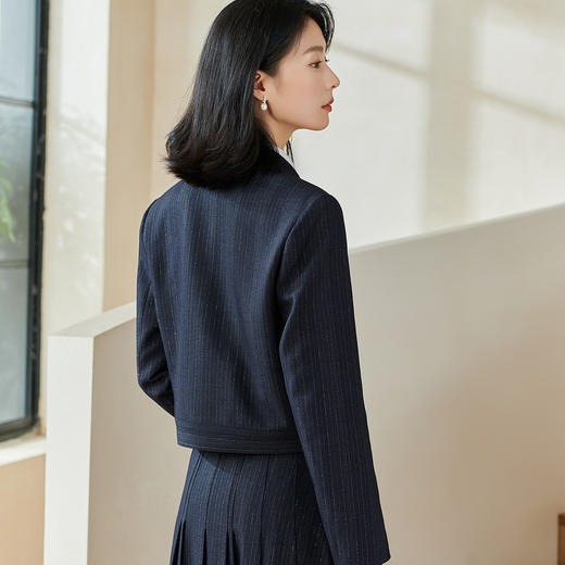米思阳2026春季新款气质高级感竖条纹短外套职业修身直筒上衣0042 商品图5