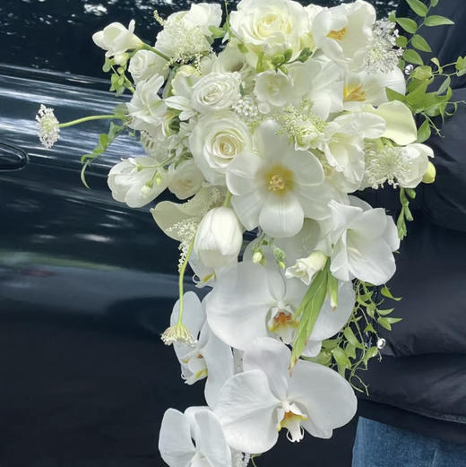【我只钟情于你】白玫瑰➕郁金香➕蝴蝶兰精品时尚新娘手捧花 商品图1