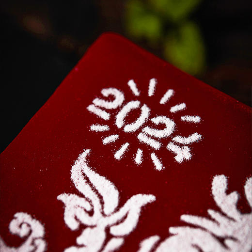 龙年  黑松露慕斯蛋糕 巧克力榛子脆皮 商品图2