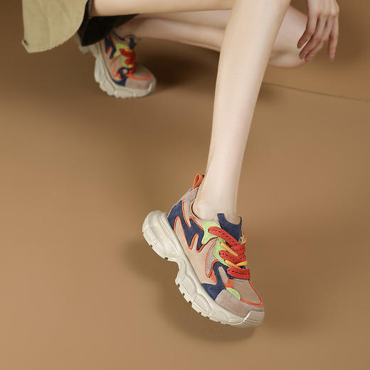 品质好货 | Safiya/索菲娅2023秋冬潮流运动反绒撞色国潮运动老爹鞋 SF33111745 商品图3