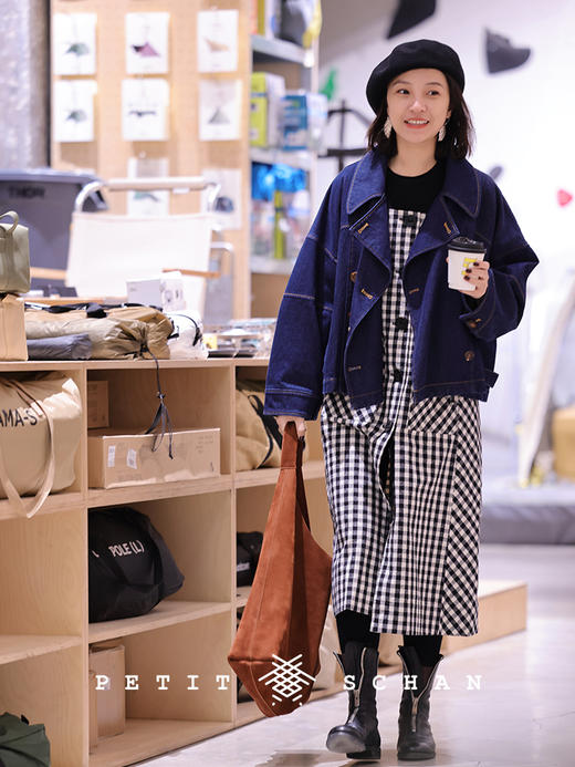 PETIT SCHAN小闪 CLO#418 Romantic chess 浪漫对弈 日本进口双面磨毛棉麻H型黑白格长马甲/背带裙 商品图4