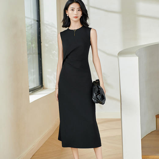 【气质小黑裙】2026春新款时尚高级感修身显瘦背心连衣裙5M24AL0111 商品图2