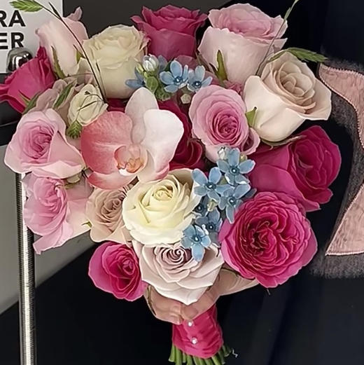 【挚爱一生】弗洛伊德➕洛神玫瑰➕蓝星花时尚新娘手捧花 商品图0