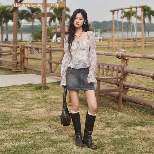 气质方领碎花荷叶边长袖衬衫春季新款都市通勤短款衬衣V0540392 商品图1