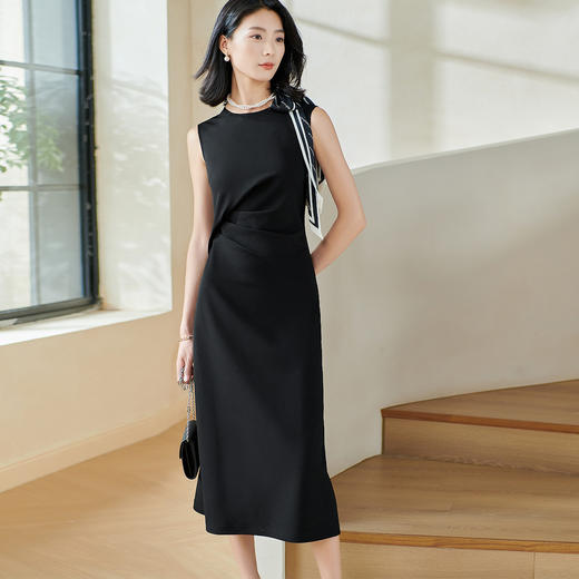 【气质小黑裙】2026春新款时尚高级感修身显瘦背心连衣裙5M24AL0111 商品图4