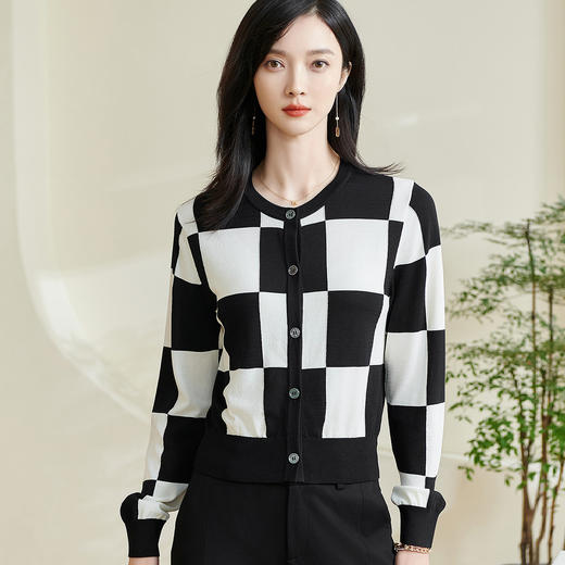剩S/XL 米思阳2026春季新款经典时尚圆领针织衫棋盘格弹力开衫上衣女0229 商品图1