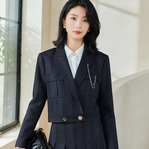 米思阳2026春季新款气质高级感竖条纹短外套职业修身直筒上衣0042 商品图2
