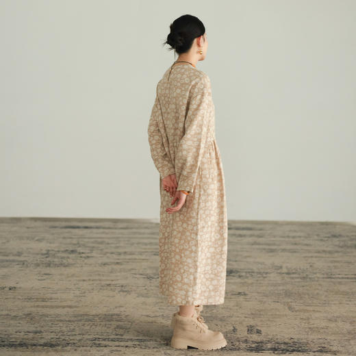 绽放027朵/米黄色雏菊叶子提花浪漫老钱风宽松长袖文艺棉麻连衣裙 商品图2