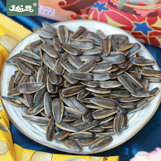 马年越远宝藏瓜子礼盒480g/盒 7种口味混合装炒货葵花籽网红零食年货伴手送礼 商品图2