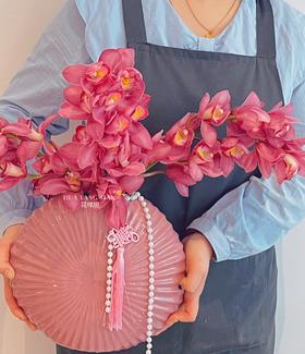 花不完  大花蕙兰 · 瓶插花  含花瓶