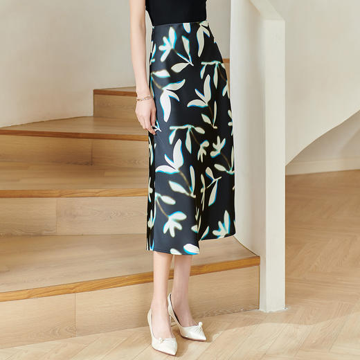 米思阳【印花半裙】2026春季新款时尚优雅气质通勤百搭显瘦A字裙5M24AI0163 商品图3