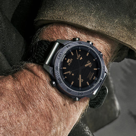佳明（GARMIN）MARQ(Gen 2)Commander 指挥官Carbon 碳纤维 心率 高尔夫 户外运动手表 商品图3