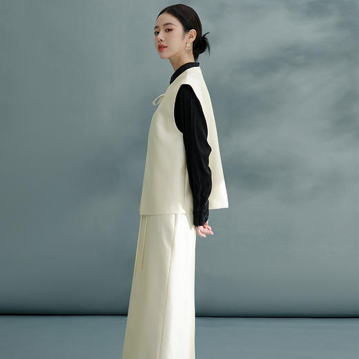 扶摇 国风马甲套裙女2024款圆领杏色中式小香风坎肩上衣套装 商品图6