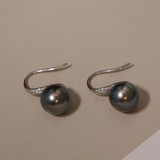 甄珠贝 大溪地高跟鞋耳环 孔雀绿光 10-11mm 18k白金+钻石镶嵌 商品图0