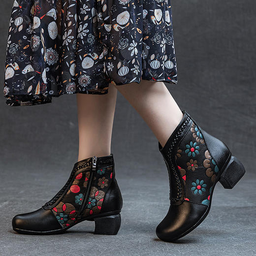 GL20239靴子女2023秋冬新款民族风真皮拼色印花女靴粗跟软底短靴 商品图3