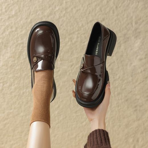 ZHR美拉德风乐福鞋2024新款时尚小金币一脚蹬单鞋ins山茶花小皮鞋 商品图7