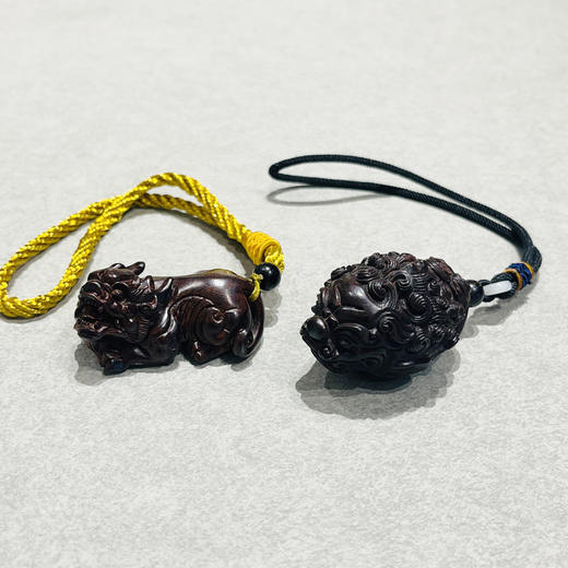 精雕貔貅小叶紫檀把件（单个随机） 商品图0