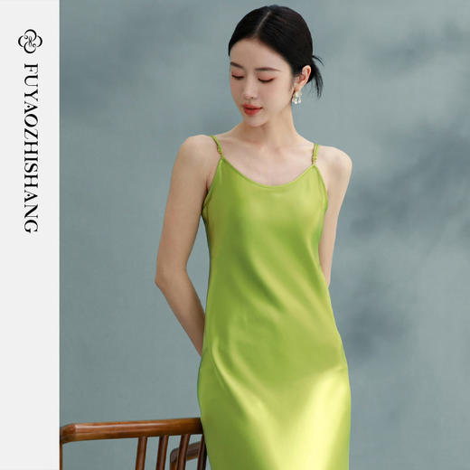 吊带连衣裙女春2026新款新中式露背气质显瘦设计感长裙 商品图3