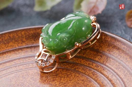 18K金镶钻和田碧玉【招财貔貅】吊坠 商品图0