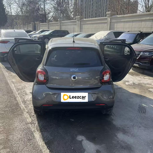 smart forfour 1.0L 52千瓦激情版【长租-北京】 商品图5