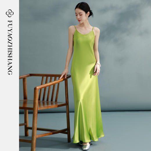 吊带连衣裙女春2026新款新中式露背气质显瘦设计感长裙 商品图4